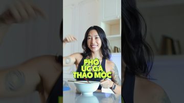 Bữa trưa lành mạnh: Phở ức gà thảo mộc với 52g protein