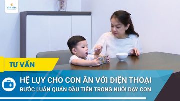 Dụ con ăn bằng điện thoại: Coi chừng hậu quả