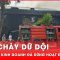 Lửa cháy dữ dội, khói cao nghi ngút tại cơ sở kinh doanh đã dừng hoạt động ở Hà Nội | Tin nhanh