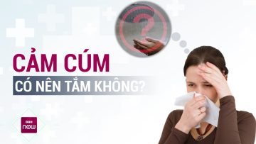 Ra đường gặp nước mưa bị cảm cúm, về nhà có tắm không hay phải làm thế nào? | VTC Now