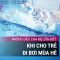 Tập bơi cho trẻ dịp nghỉ hè: Cha mẹ tuyệt đối không chủ quan, đặc biệt chú ý điều này! | VTC Now